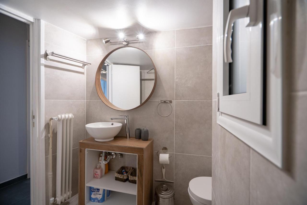 Athens center 2 bedrooms 4 pers apartment. Buitenkant foto