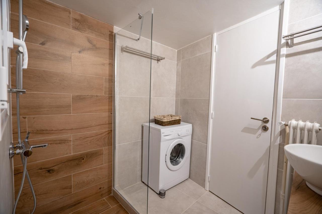 Athens center 2 bedrooms 4 pers apartment. Buitenkant foto