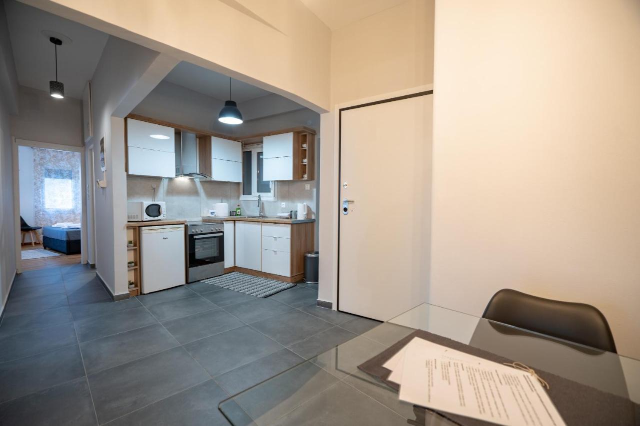 Athens center 2 bedrooms 4 pers apartment. Buitenkant foto