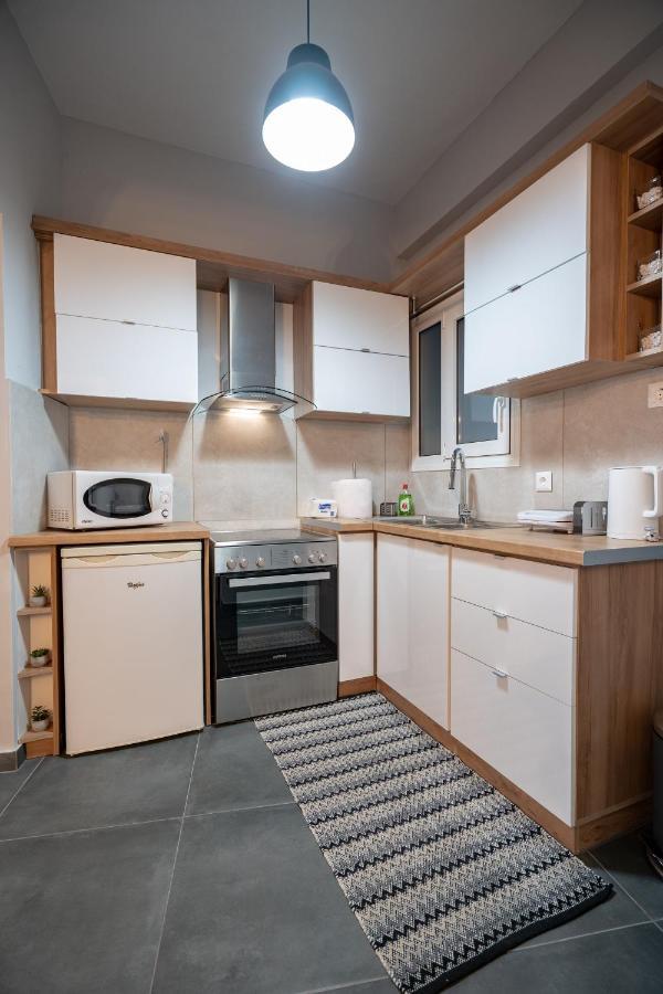 Athens center 2 bedrooms 4 pers apartment. Buitenkant foto