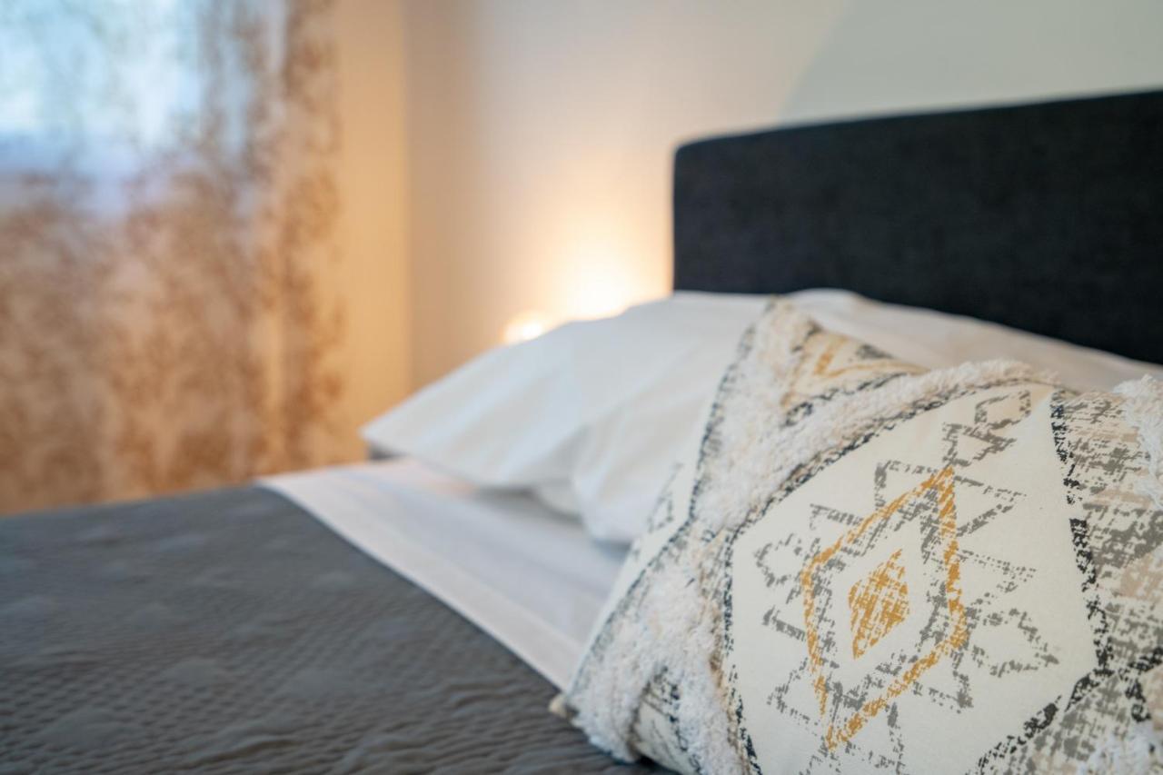 Athens center 2 bedrooms 4 pers apartment. Buitenkant foto