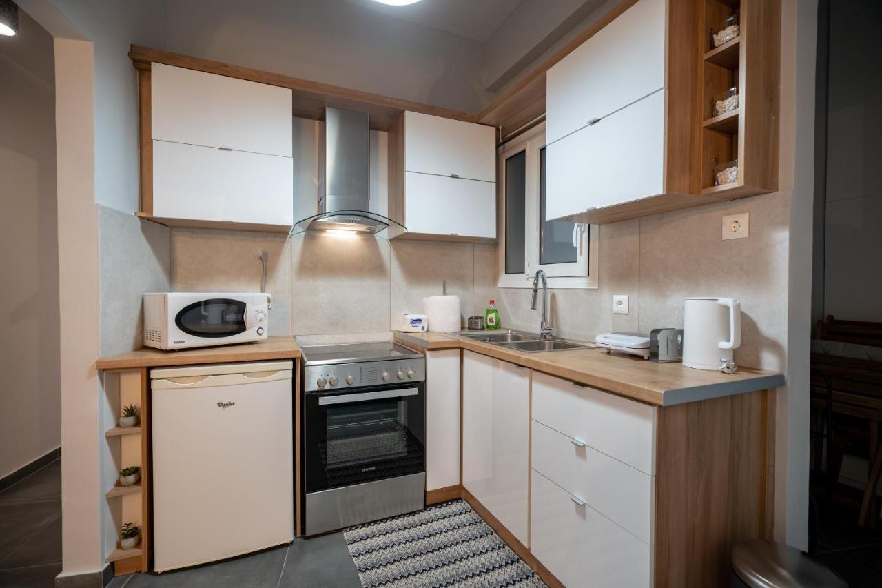 Athens center 2 bedrooms 4 pers apartment. Buitenkant foto