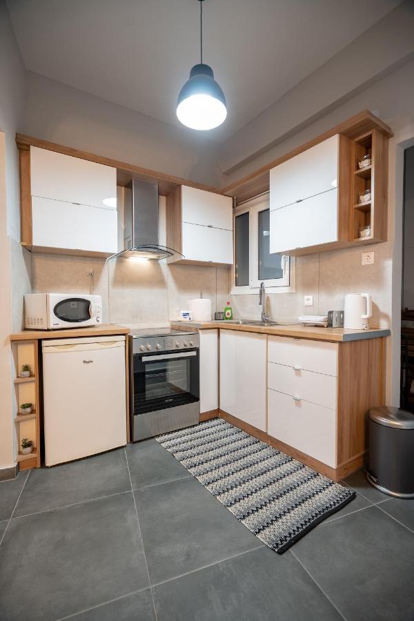Athens center 2 bedrooms 4 pers apartment. Buitenkant foto