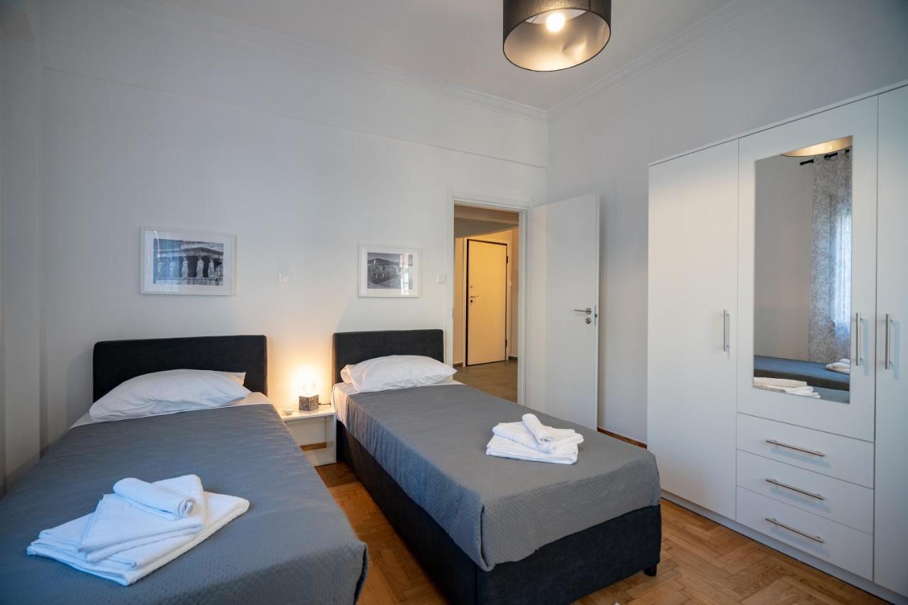 Athens center 2 bedrooms 4 pers apartment. Buitenkant foto