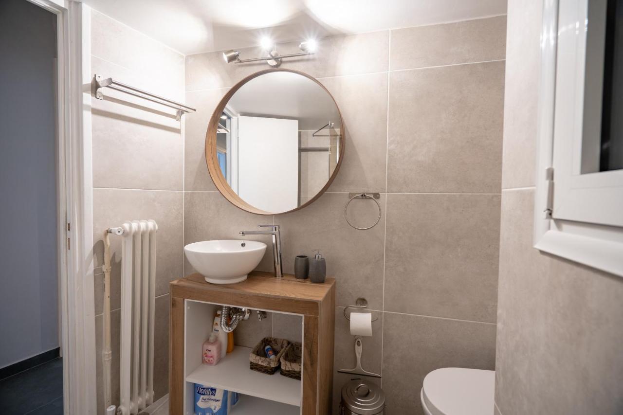 Athens center 2 bedrooms 4 pers apartment. Buitenkant foto