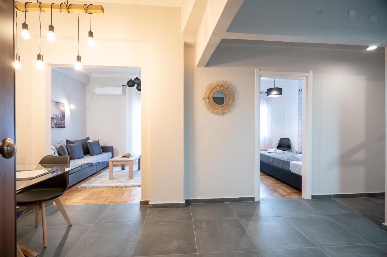 Athens center 2 bedrooms 4 pers apartment. Buitenkant foto