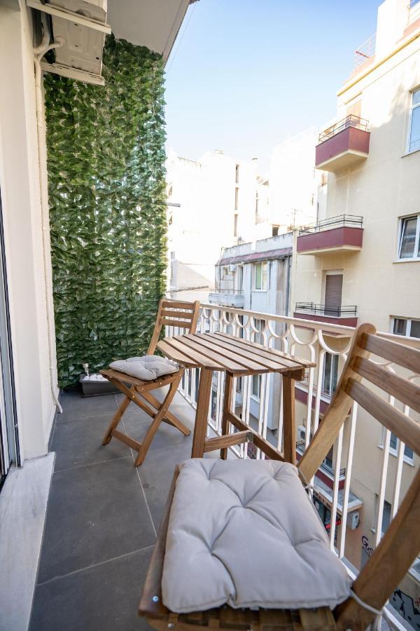 Athens center 2 bedrooms 4 pers apartment. Buitenkant foto