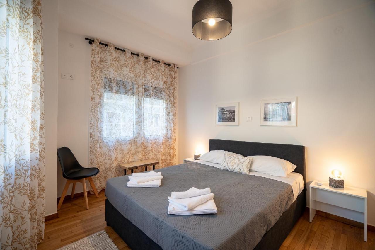Athens center 2 bedrooms 4 pers apartment. Buitenkant foto