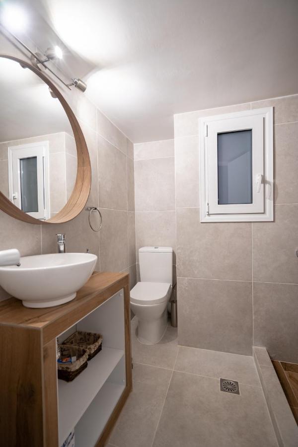 Athens center 2 bedrooms 4 pers apartment. Buitenkant foto