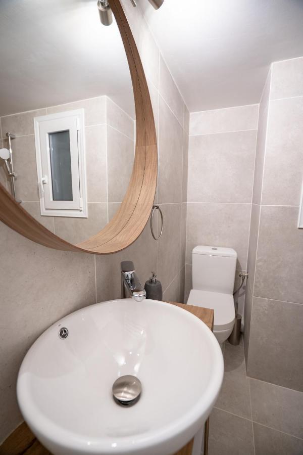 Athens center 2 bedrooms 4 pers apartment. Buitenkant foto