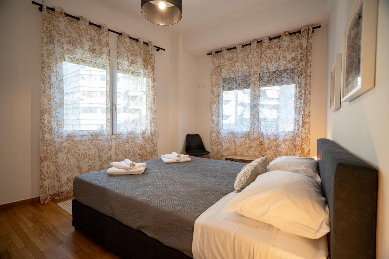 Athens center 2 bedrooms 4 pers apartment. Buitenkant foto