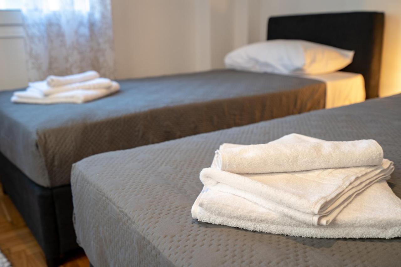 Athens center 2 bedrooms 4 pers apartment. Buitenkant foto