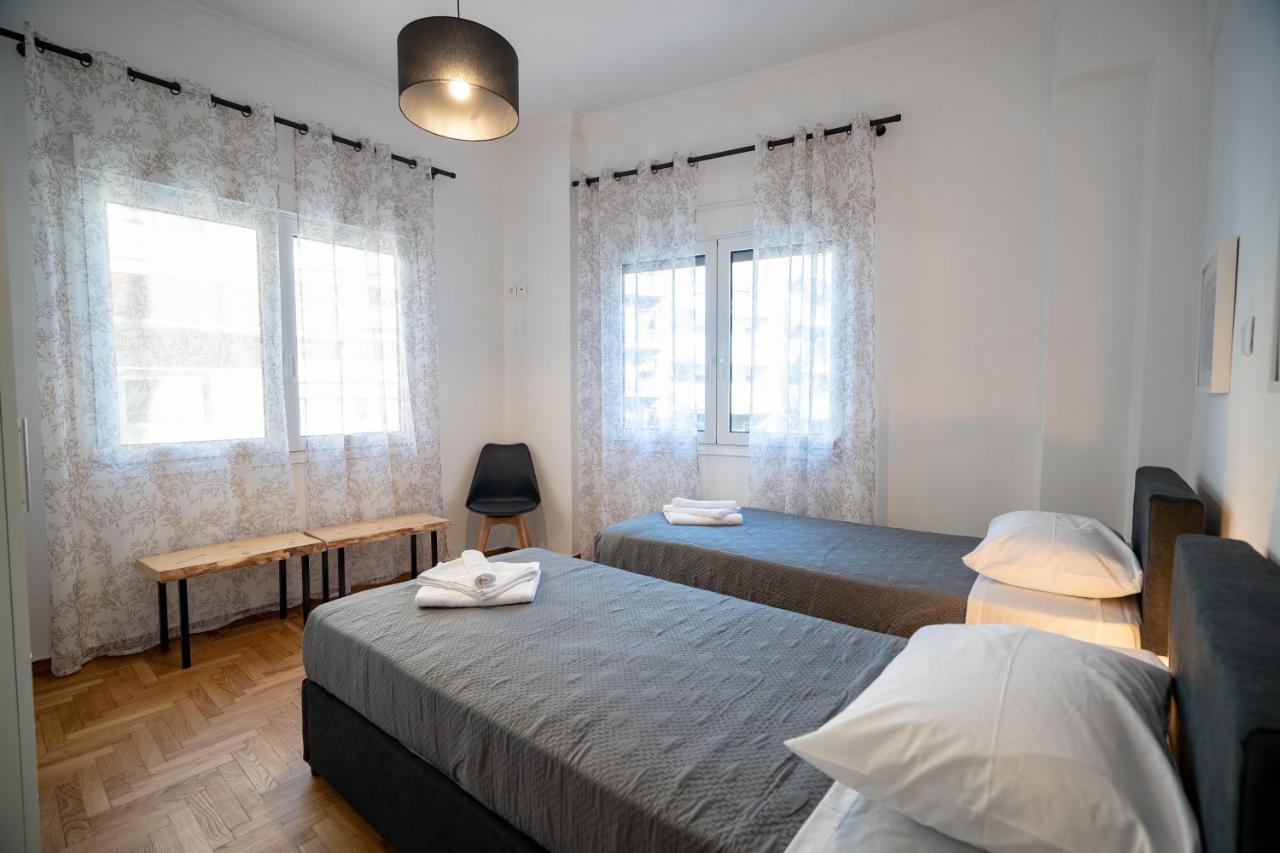 Athens center 2 bedrooms 4 pers apartment. Buitenkant foto