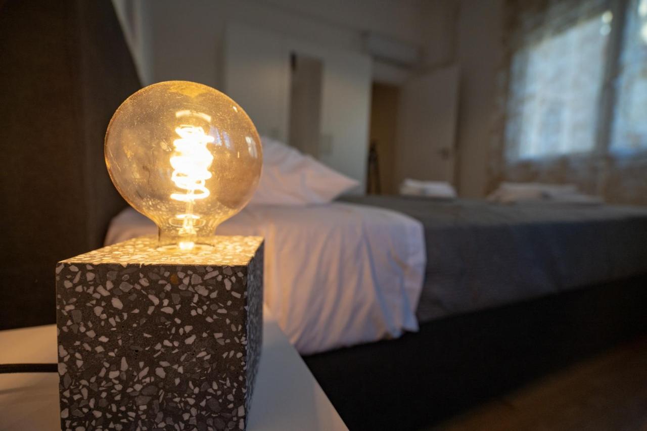 Athens center 2 bedrooms 4 pers apartment. Buitenkant foto